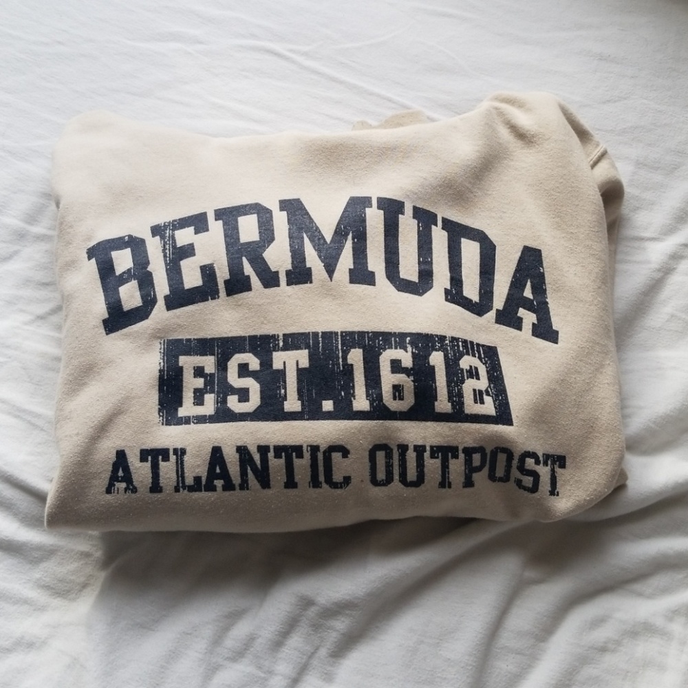 Bermuda sweatshirt